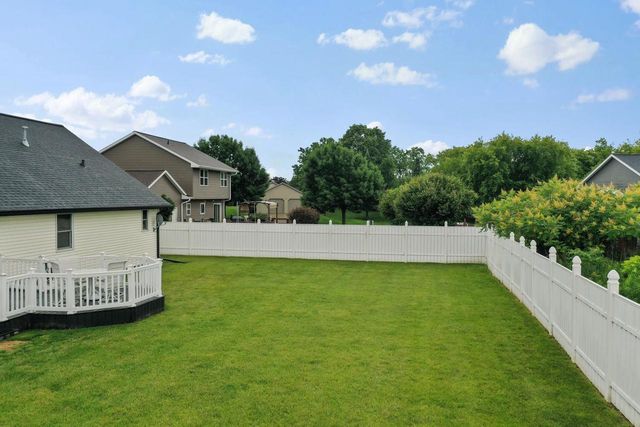 614 STONEHEDGE ROAD, Green Bay, WI 54302