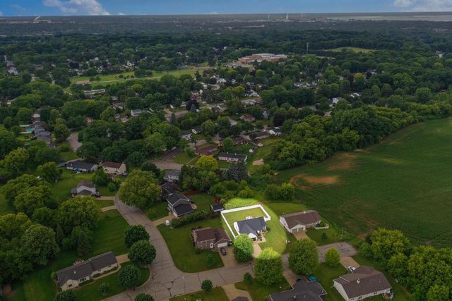 614 STONEHEDGE ROAD, Green Bay, WI 54302