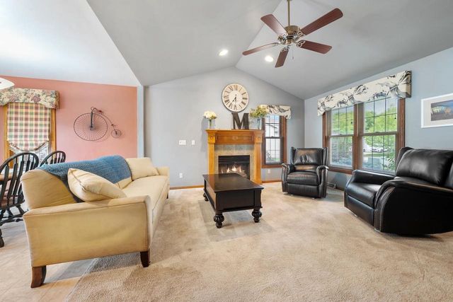 614 STONEHEDGE ROAD, Green Bay, WI 54302