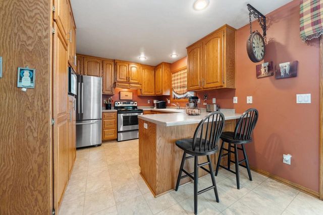 614 STONEHEDGE ROAD, Green Bay, WI 54302