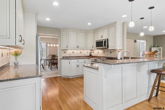602 Dowding Court, Bellevue, NE 68005
