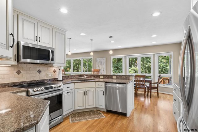 602 Dowding Court, Bellevue, NE 68005