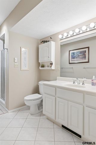 602 Dowding Court, Bellevue, NE 68005