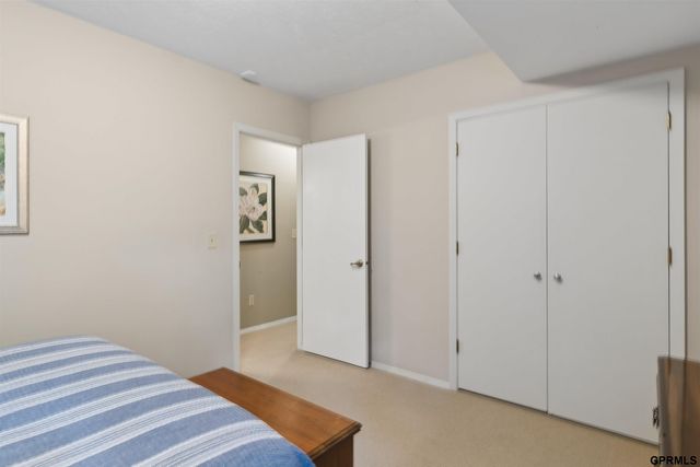 602 Dowding Court, Bellevue, NE 68005