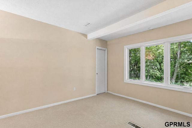 602 Dowding Court, Bellevue, NE 68005