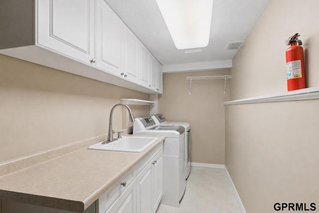 602 Dowding Court, Bellevue, NE 68005