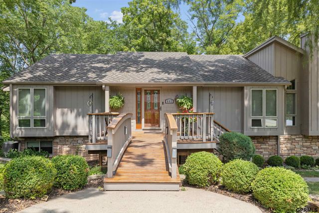 602 Dowding Court, Bellevue, NE 68005