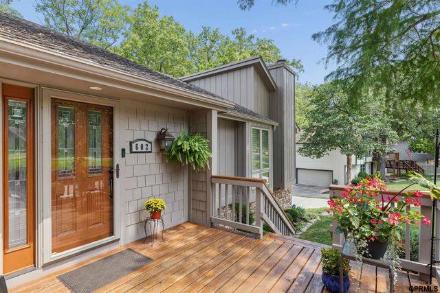 602 Dowding Court, Bellevue, NE 68005