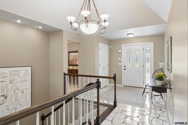602 Dowding Court, Bellevue, NE 68005