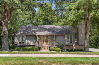 602 Dowding Court, Bellevue, NE 68005