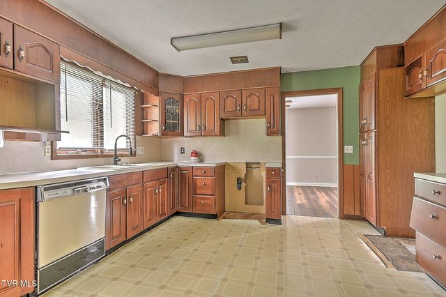 905 Meadow Lane, Kingsport, TN 37663