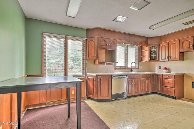 905 Meadow Lane, Kingsport, TN 37663