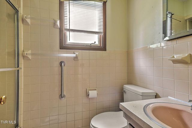 905 Meadow Lane, Kingsport, TN 37663