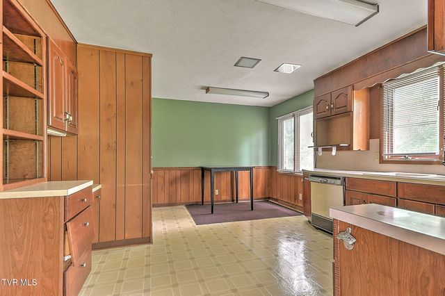 905 Meadow Lane, Kingsport, TN 37663
