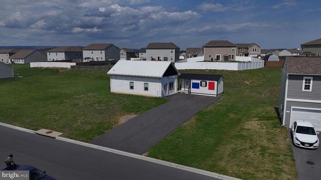 111 KISKADEE DR, Bunker Hill, WV 25413