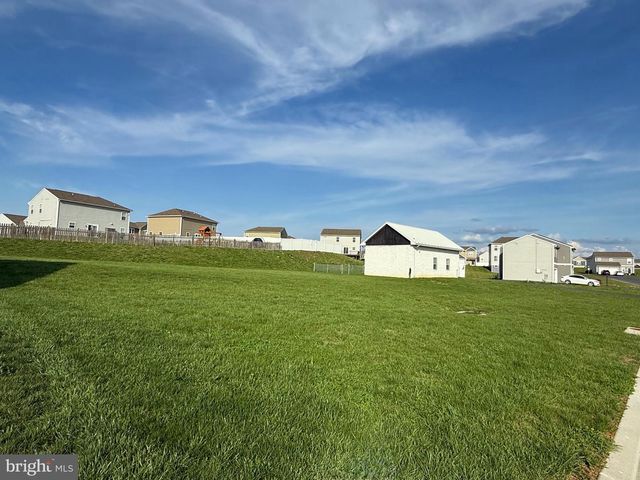 111 KISKADEE DR, Bunker Hill, WV 25413