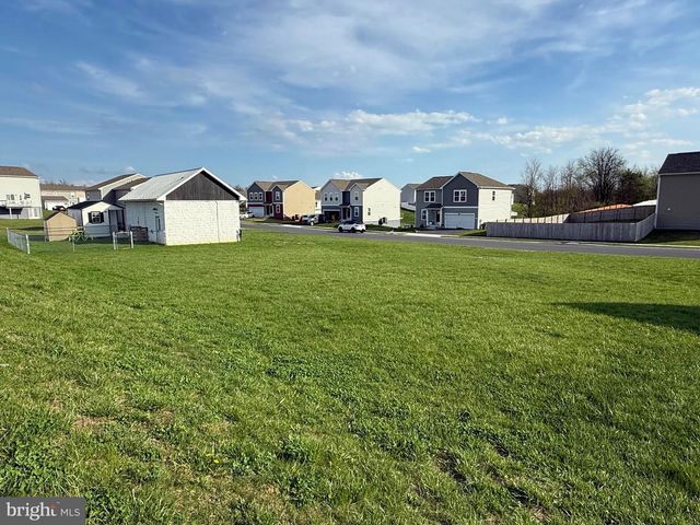 111 KISKADEE DR, Bunker Hill, WV 25413