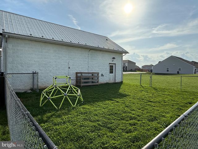 111 KISKADEE DR, Bunker Hill, WV 25413