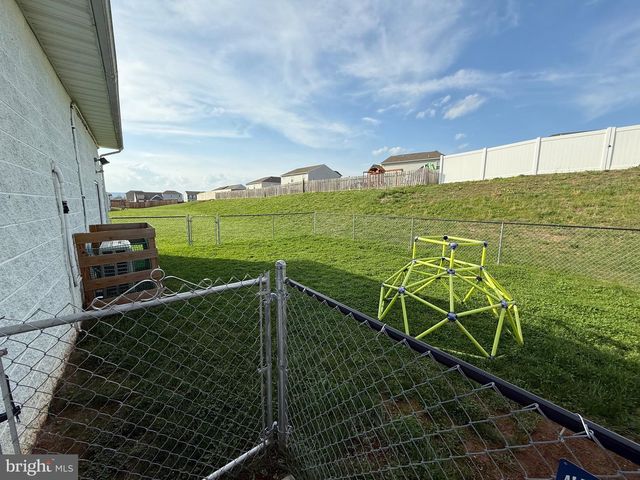 111 KISKADEE DR, Bunker Hill, WV 25413
