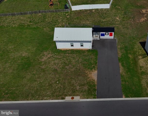 111 KISKADEE DR, Bunker Hill, WV 25413