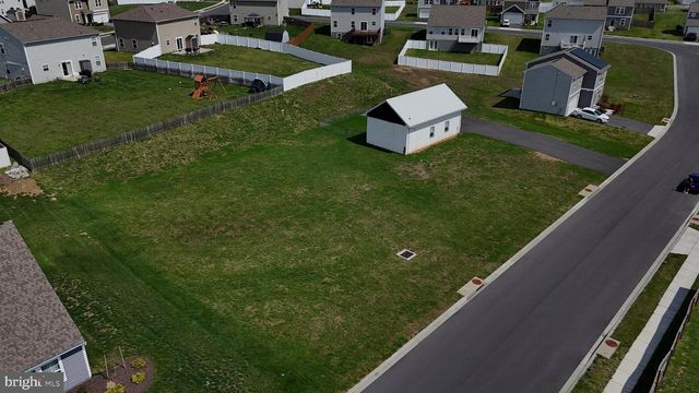 111 KISKADEE DR, Bunker Hill, WV 25413