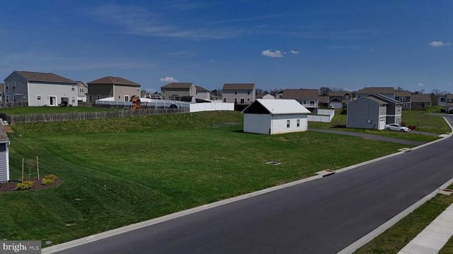 111 KISKADEE DR, Bunker Hill, WV 25413
