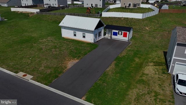 111 KISKADEE DR, Bunker Hill, WV 25413