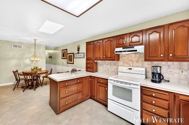 6669 W H Avenue, Kalamazoo, MI 49009