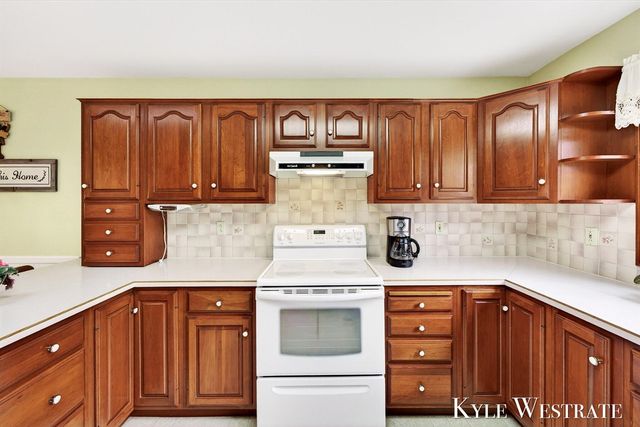 6669 W H Avenue, Kalamazoo, MI 49009