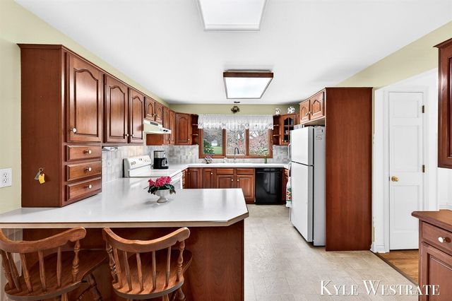 6669 W H Avenue, Kalamazoo, MI 49009