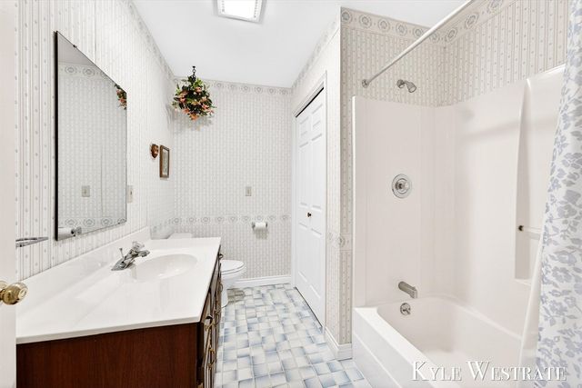 6669 W H Avenue, Kalamazoo, MI 49009