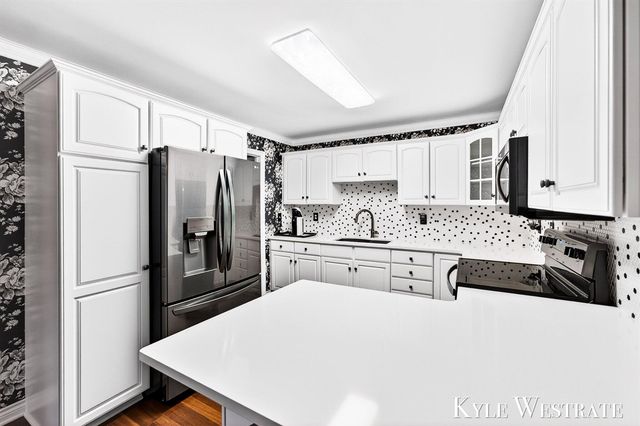 6669 W H Avenue, Kalamazoo, MI 49009