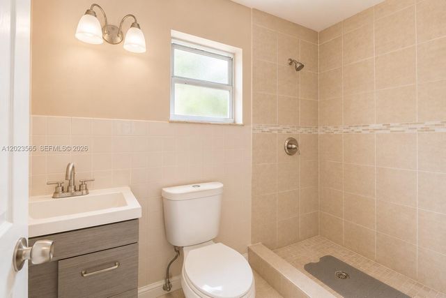 1380 NE 153rd St, North Miami Beach, FL 33162