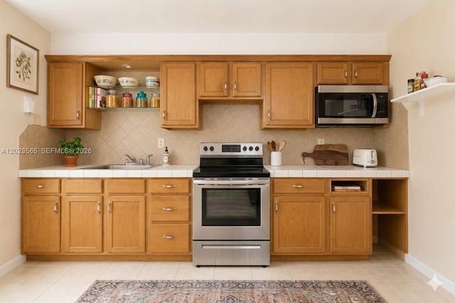 1380 NE 153rd St, North Miami Beach, FL 33162