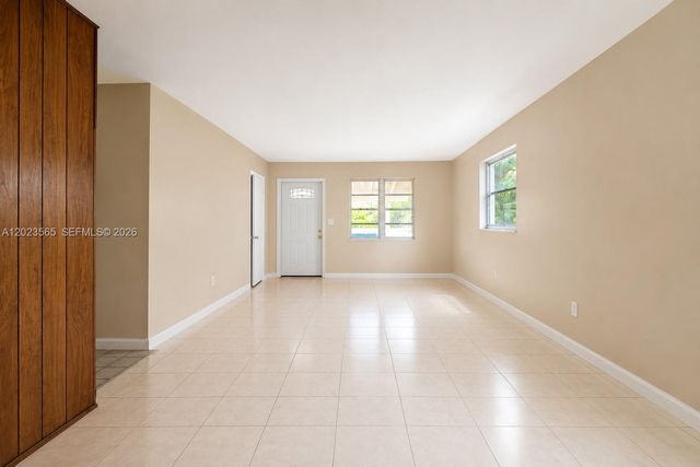 1380 NE 153rd St, North Miami Beach, FL 33162