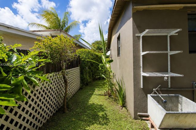1380 NE 153rd St, North Miami Beach, FL 33162