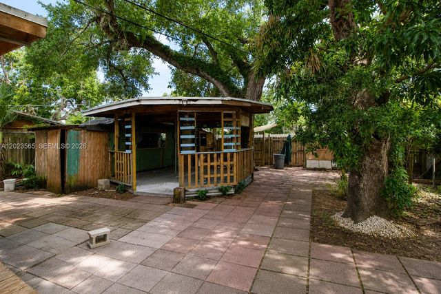 1380 NE 153rd St, North Miami Beach, FL 33162