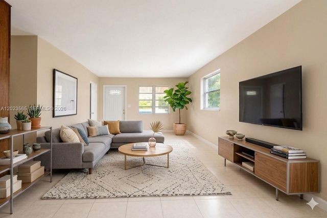1380 NE 153rd St, North Miami Beach, FL 33162