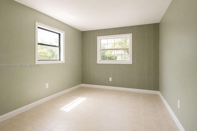 1380 NE 153rd St, North Miami Beach, FL 33162