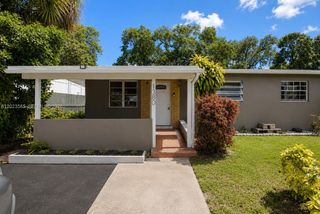 1380 NE 153rd St, North Miami Beach, FL 33162