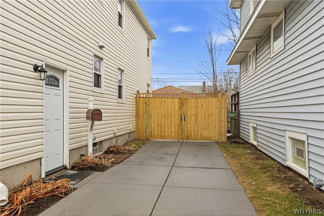 165 Tremont Avenue, Tonawanda, NY 14217