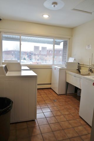 10369 DEARLOVE Road 2F, Glenview, IL 60025