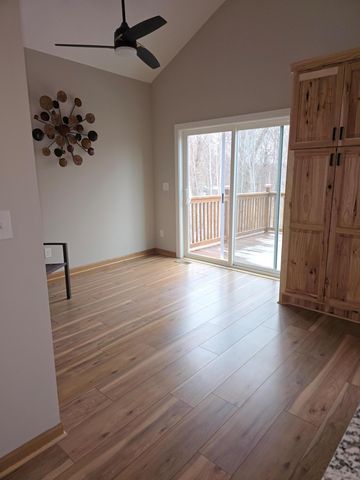 575 Elins Lake Road SE, Cambridge, MN 55008