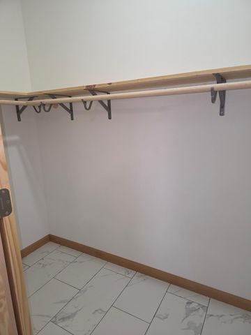 575 Elins Lake Road SE, Cambridge, MN 55008