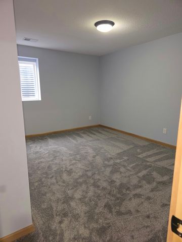 575 Elins Lake Road SE, Cambridge, MN 55008