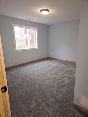 575 Elins Lake Road SE, Cambridge, MN 55008