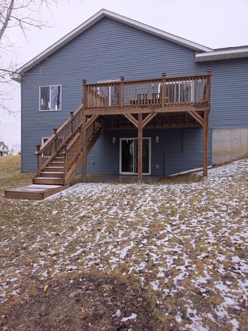 575 Elins Lake Road SE, Cambridge, MN 55008