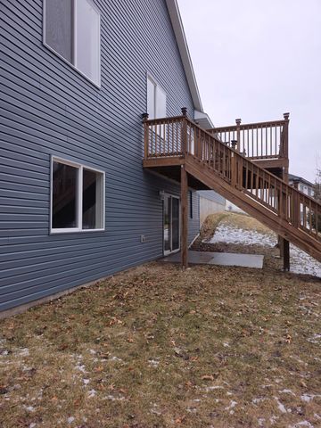 575 Elins Lake Road SE, Cambridge, MN 55008