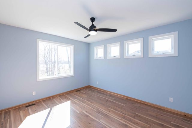 575 Elins Lake Road SE, Cambridge, MN 55008
