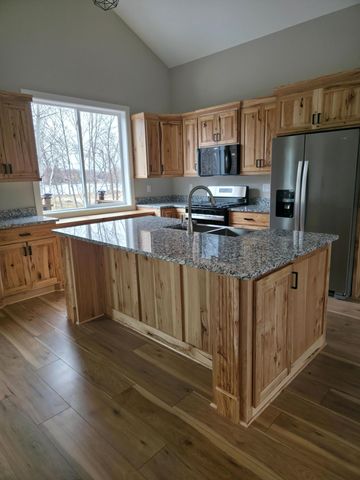 575 Elins Lake Road SE, Cambridge, MN 55008